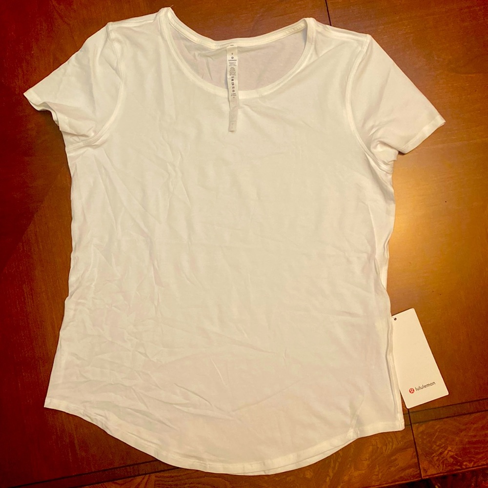 Lululemon White Love Crew, size 8